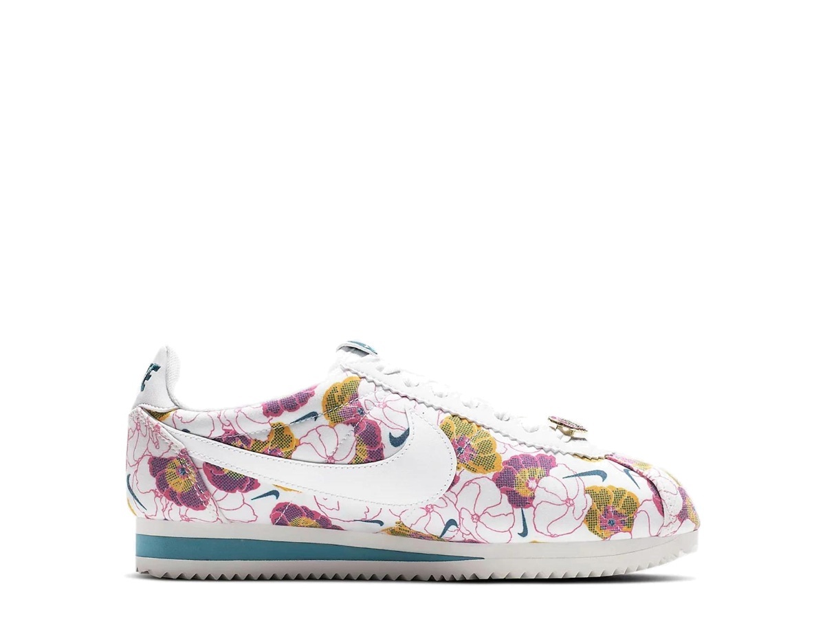 https://d2cva83hdk3bwc.cloudfront.net/AV1338-100-nike-cortez-lx-floral-pack-white-women-s--1.jpg