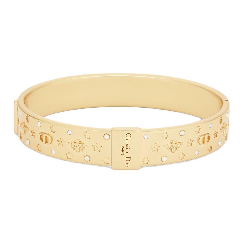 https://d2cva83hdk3bwc.cloudfront.net/B2800WOMCY_D03S-dior-resin-pearls-wristbands-unisex-gold-1.jpg