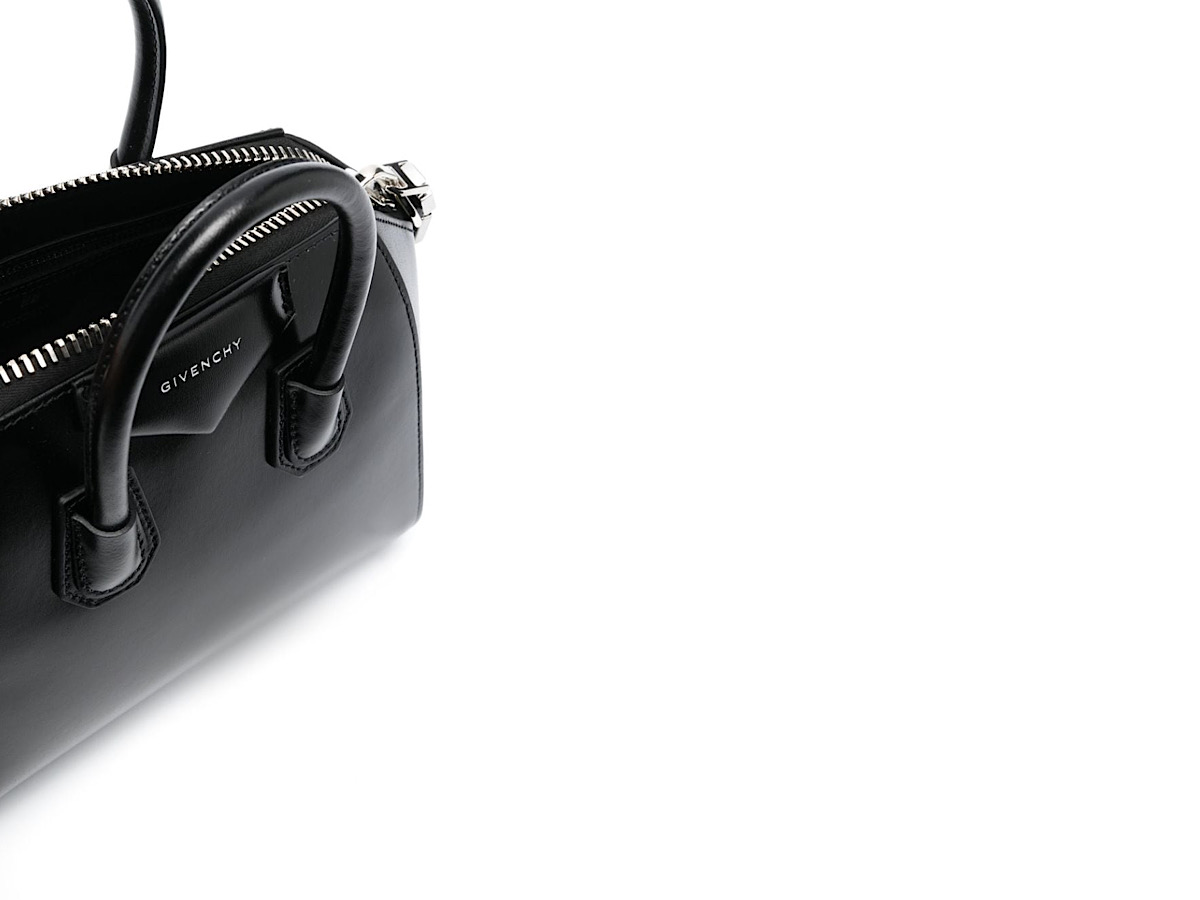 https://d2cva83hdk3bwc.cloudfront.net/BB50TNB1R0_001-givenchy-leather-antigona-mini-4.jpg