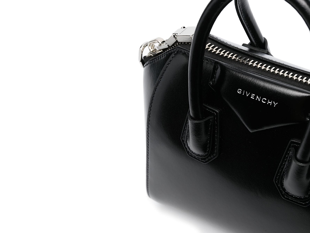 https://d2cva83hdk3bwc.cloudfront.net/BB50TNB1R0_001-givenchy-leather-antigona-mini-5.jpg