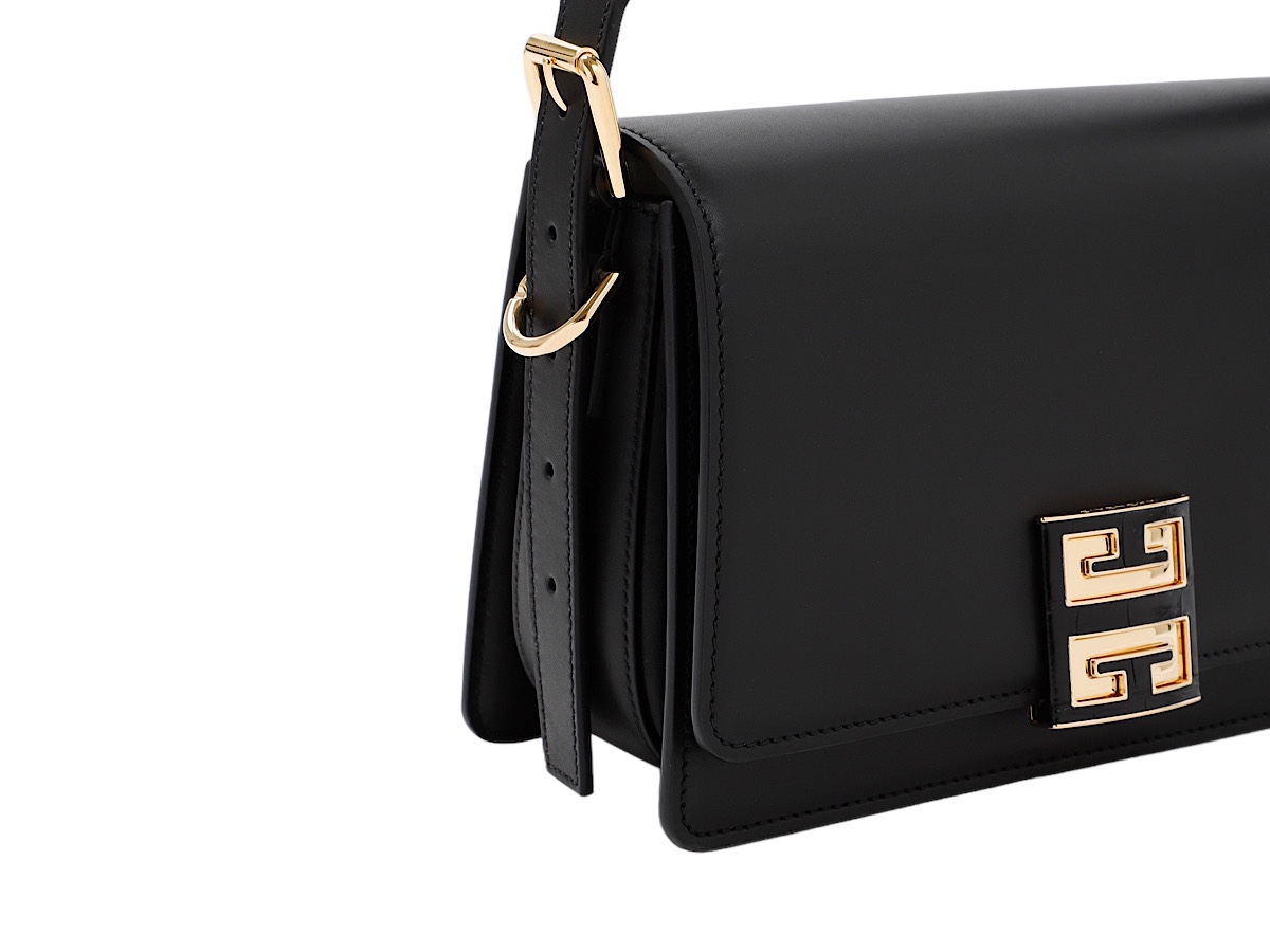https://d2cva83hdk3bwc.cloudfront.net/BB50VBB1UN-givenchy-givenchy-4g-crossbody-5.jpg