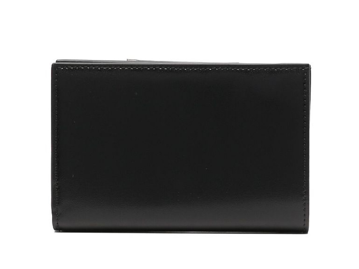 https://d2cva83hdk3bwc.cloudfront.net/BB60KFB00D001-givenchy-bifold-black-antigona-2.jpg