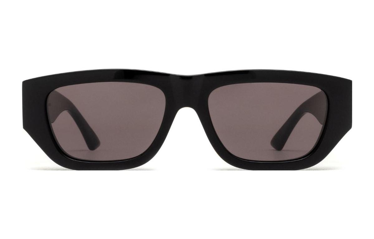 https://d2cva83hdk3bwc.cloudfront.net/BV1252S001-bottega-veneta-rectangular-frame-sunglasses-1.jpg