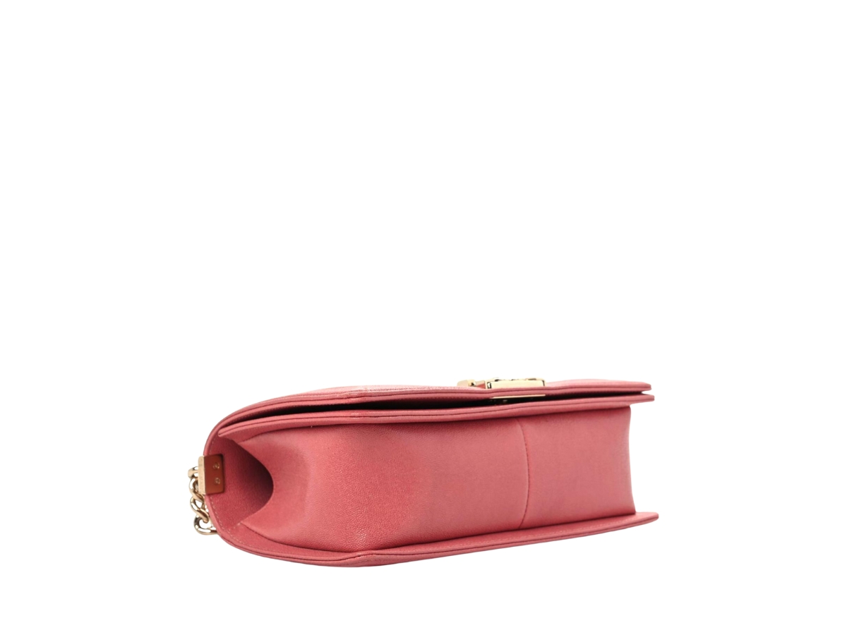 https://d2cva83hdk3bwc.cloudfront.net/CHL-HABBCMBCHISLCLGHP2NW7-chanel-medium-boy-chanel-handbag-in-smooth-luxurious-calfskin-leather-gold-hardware-pink-3.jpg