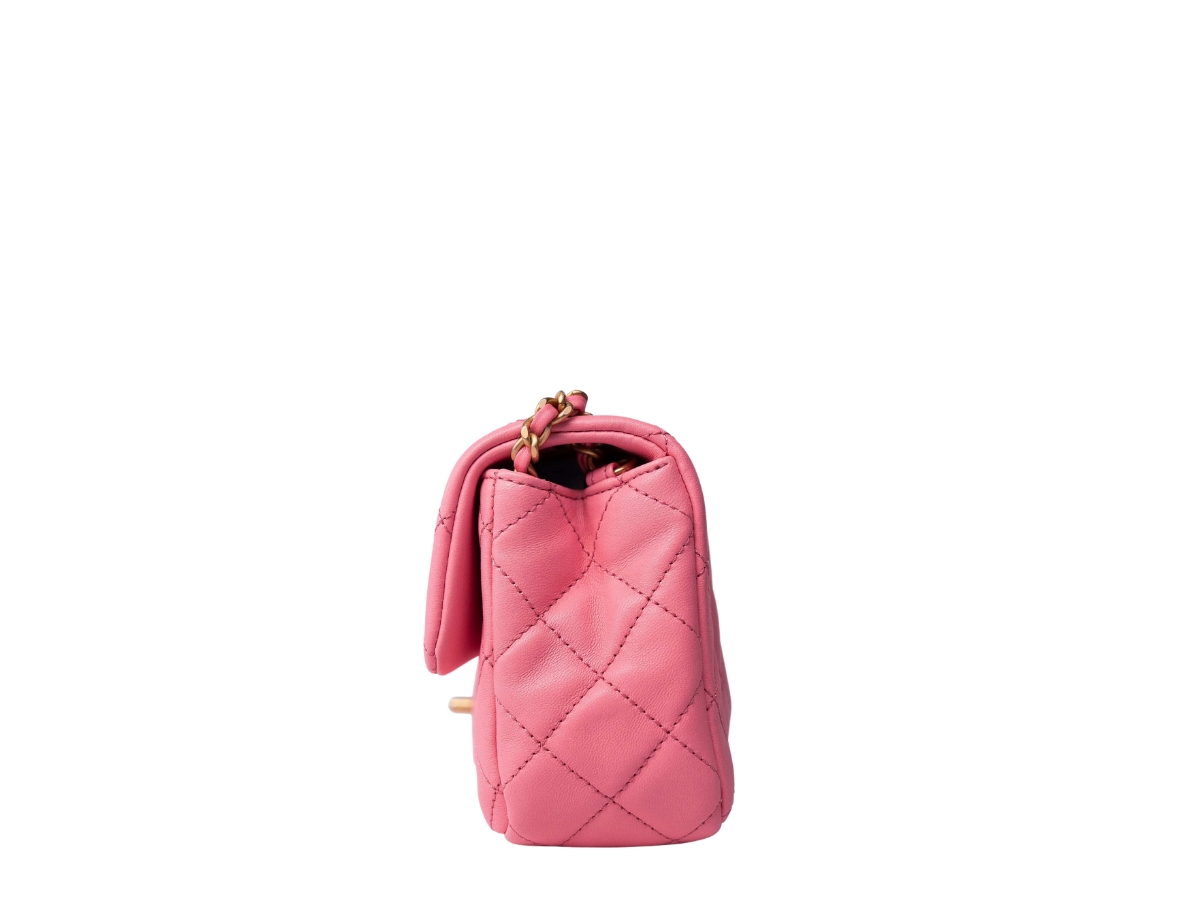 https://d2cva83hdk3bwc.cloudfront.net/CHL-SBBC2MRLQPCAGHP71LE-chanel-22s-mini-rectangular-lambskin-quilted-pearl-crush-antique-gold-hardware-pink-3.jpg