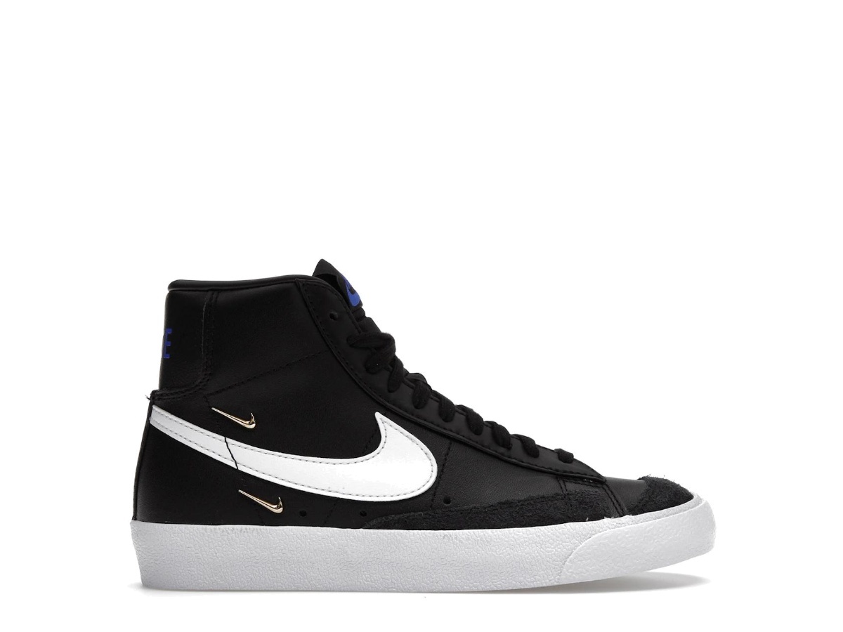 https://d2cva83hdk3bwc.cloudfront.net/CZ4627-001-nike-blazer-mid-77-lx-black-white-women-s--1.jpg