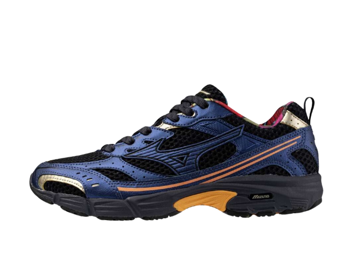 https://d2cva83hdk3bwc.cloudfront.net/D1GA2516-01-mizuno-mxr-black-black-and-cadmium-orange-2.jpg