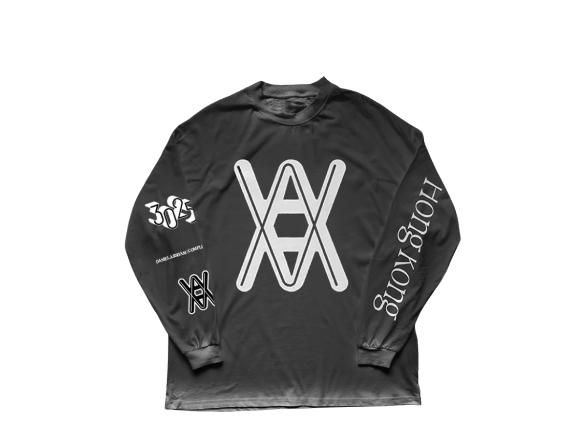 https://d2cva83hdk3bwc.cloudfront.net/DA-LSADACLSTBMDFA-daniel-arsham-complexcon-long-sleeve-tee-black-1.jpg