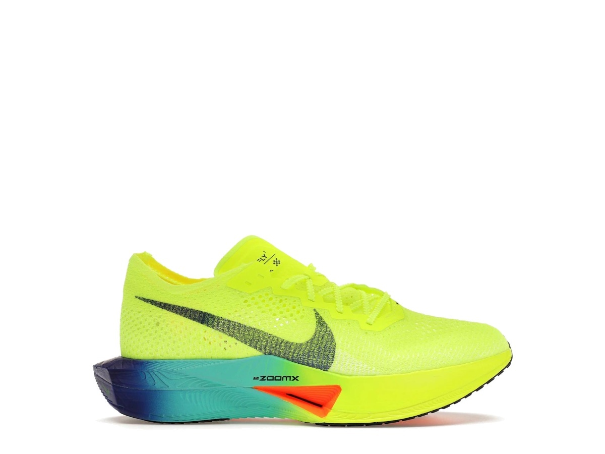 https://d2cva83hdk3bwc.cloudfront.net/DV4129-700-nike-zoomx-vaporfly-3-fast-pack-1.jpg