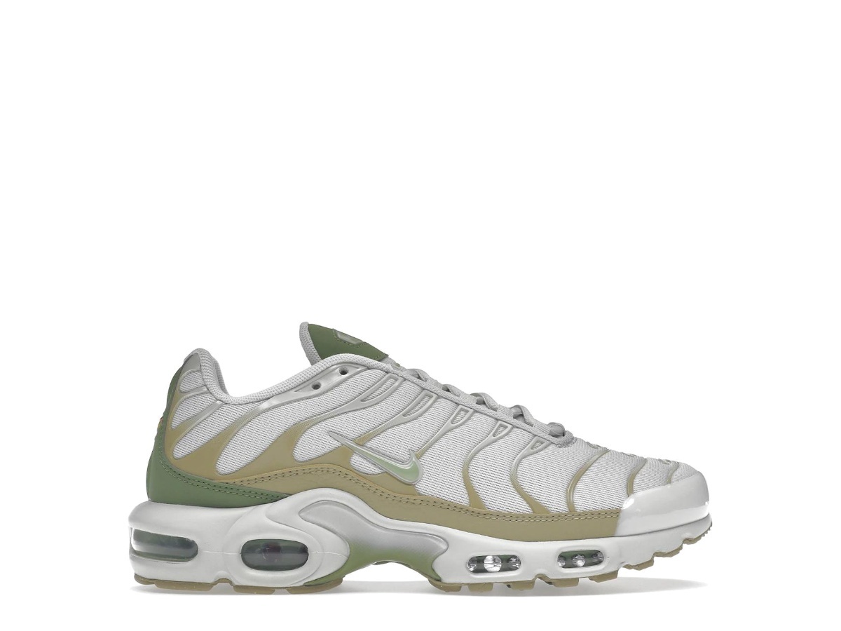 nike air max plus light bone