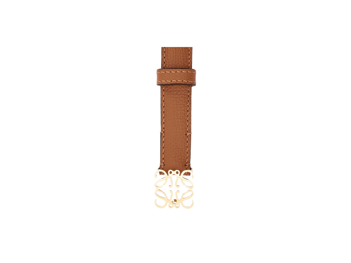 https://d2cva83hdk3bwc.cloudfront.net/E821Z15X02-2526-loewe-anagram-belt-in-pebble-grain-calfskin-with-tan-gold-2.jpg
