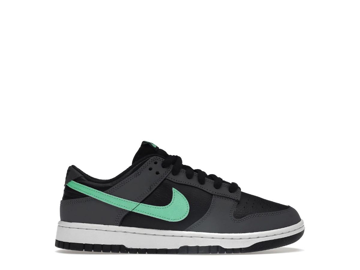 https://d2cva83hdk3bwc.cloudfront.net/FB3359-001-nike-dunk-low-retro-green-glow-1.jpg
