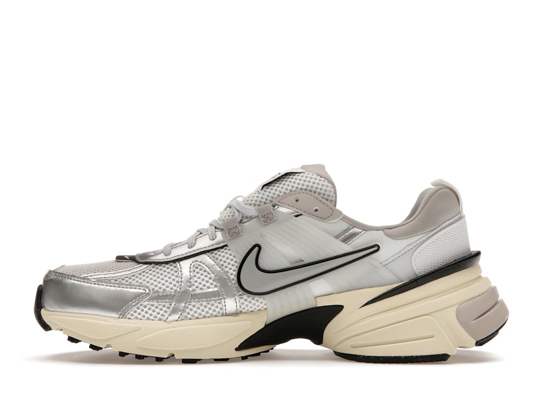 Nike Nike V2K Run Summit White Metallic Silver (Women's) - view 3