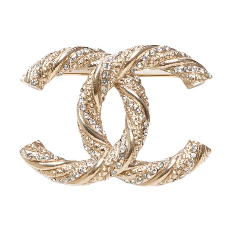 https://d2cva83hdk3bwc.cloudfront.net/FF8045-chanel-brooches-women-s-1.jpg
