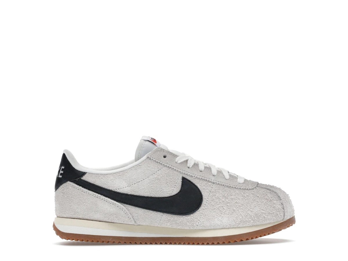 https://d2cva83hdk3bwc.cloudfront.net/FJ2530-102-nike-cortez-vintage-muslin-black-1.jpg