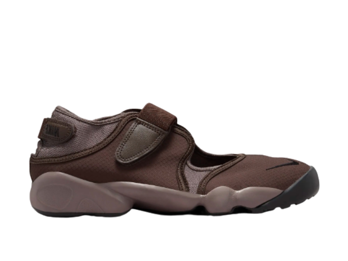 https://d2cva83hdk3bwc.cloudfront.net/FN6740-200-nike-air-rift-baroque-brown-black-and-orewood-brown-w-1.jpg