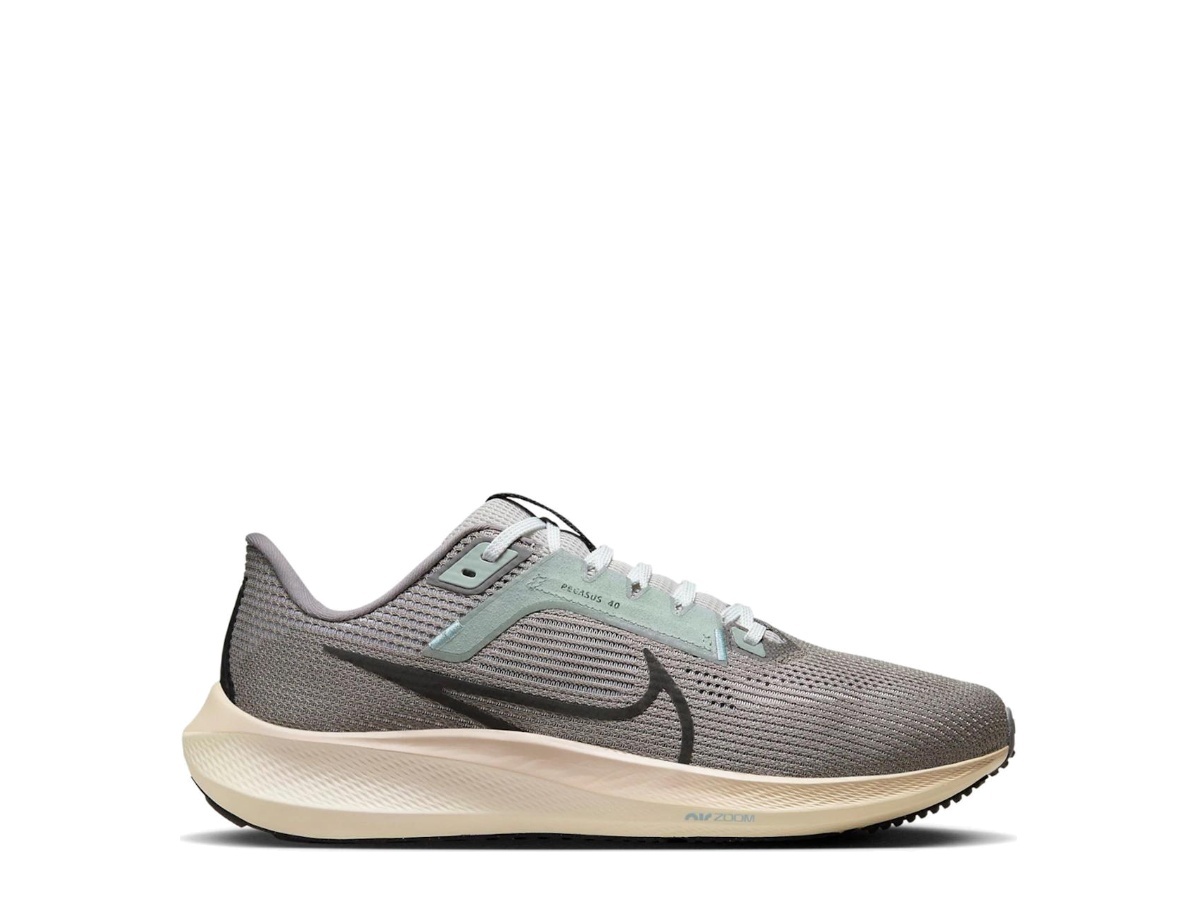 https://d2cva83hdk3bwc.cloudfront.net/FN7498-012-nike-air-zoom-pegasus-40-light-iron-ore-mica-green-1.jpg