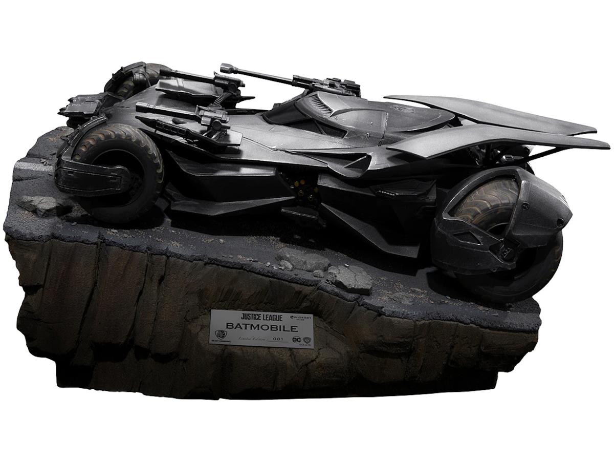 https://d2cva83hdk3bwc.cloudfront.net/G-BEA-ACA0D87-beast-kingdom-justice-league-master-craft-batmobile-master-craft-figure-1.jpg
