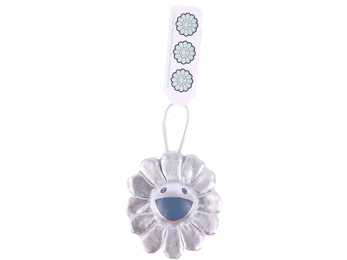 https://d2cva83hdk3bwc.cloudfront.net/G-TAK-215BC1A-takashi-murakami-flower-ornament-set-of-3-silver-1.jpg