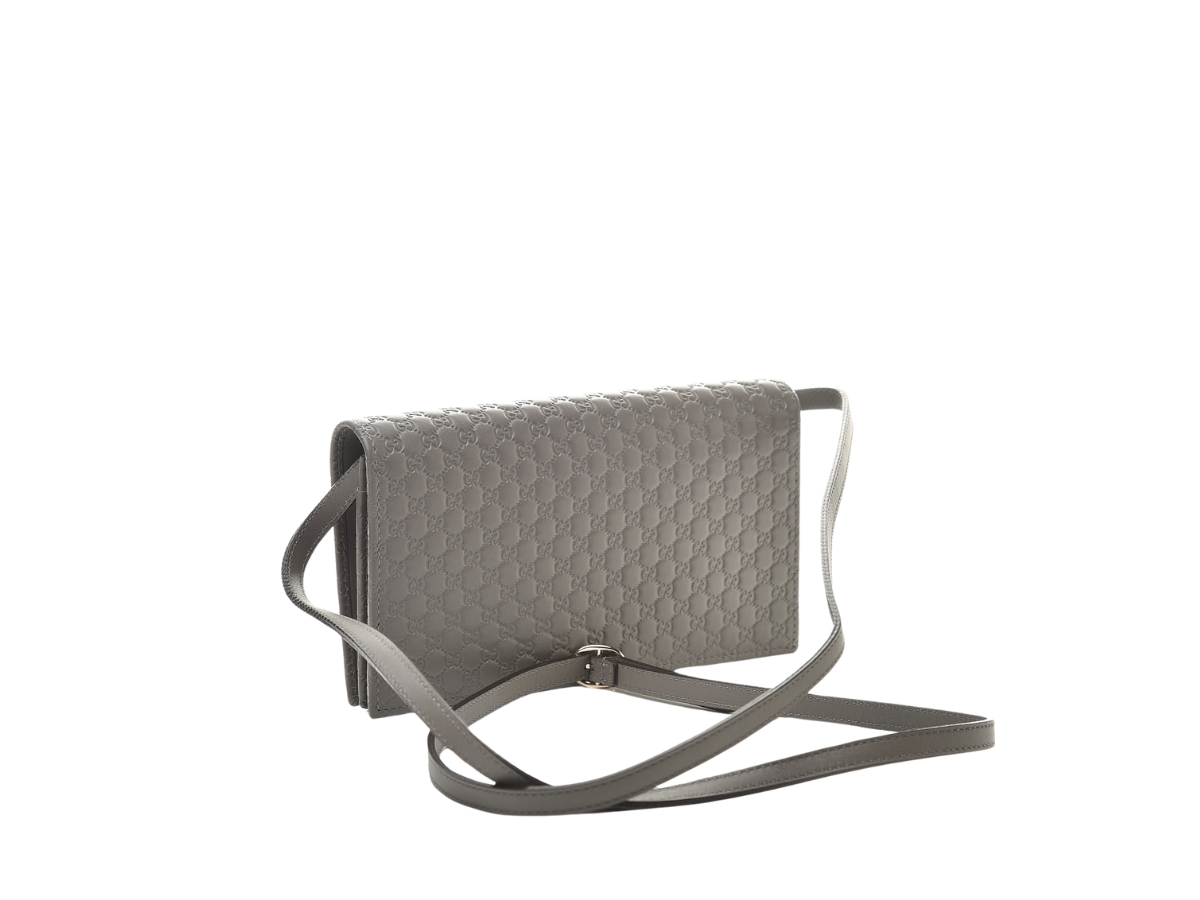 https://d2cva83hdk3bwc.cloudfront.net/GC-WLBGWCMGIGLWSTHGPKQM-gucci-wallet-crossbody-micro-gg-in-grey-leather-with-silver-tone-hardware-grey-2.jpg
