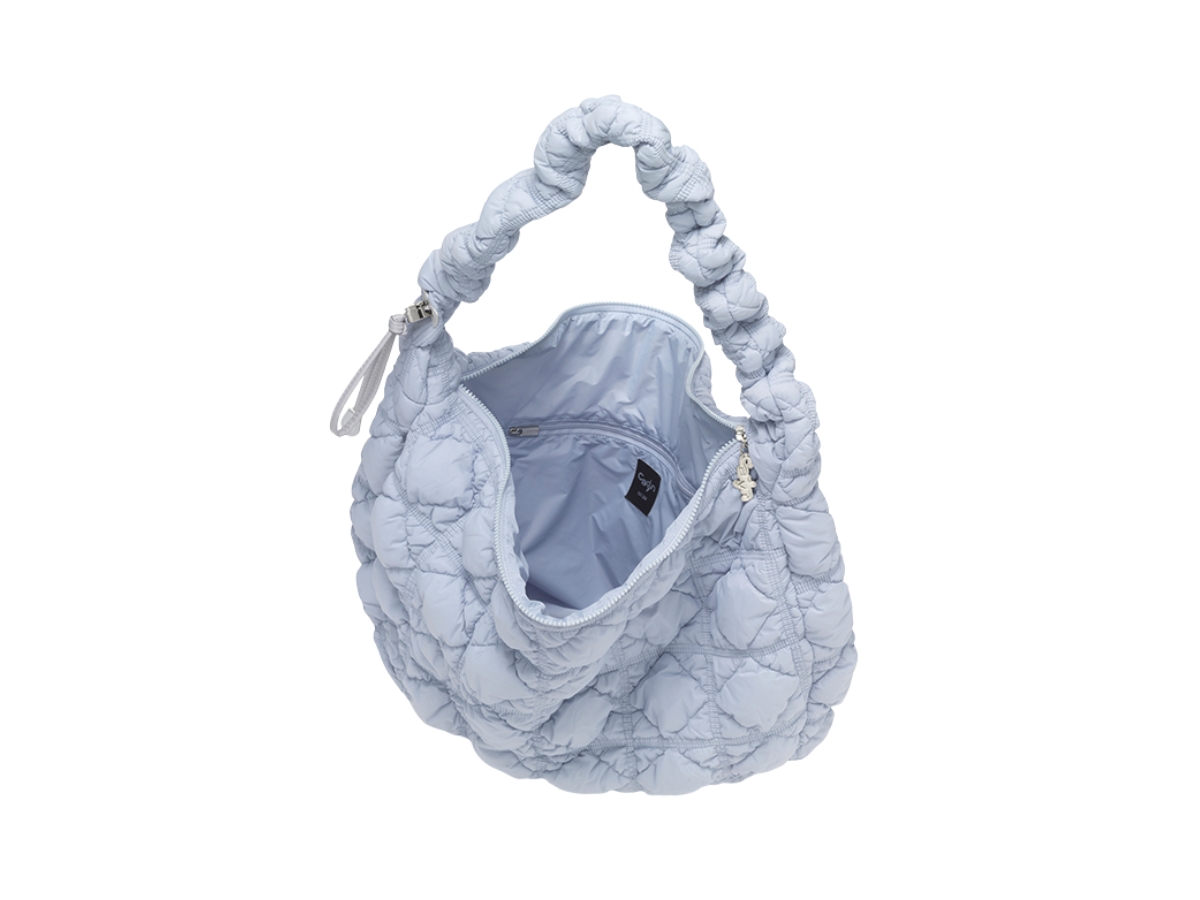 https://d2cva83hdk3bwc.cloudfront.net/H74114010U-carlyn-mega-cozy-cloud-blue-5.jpg