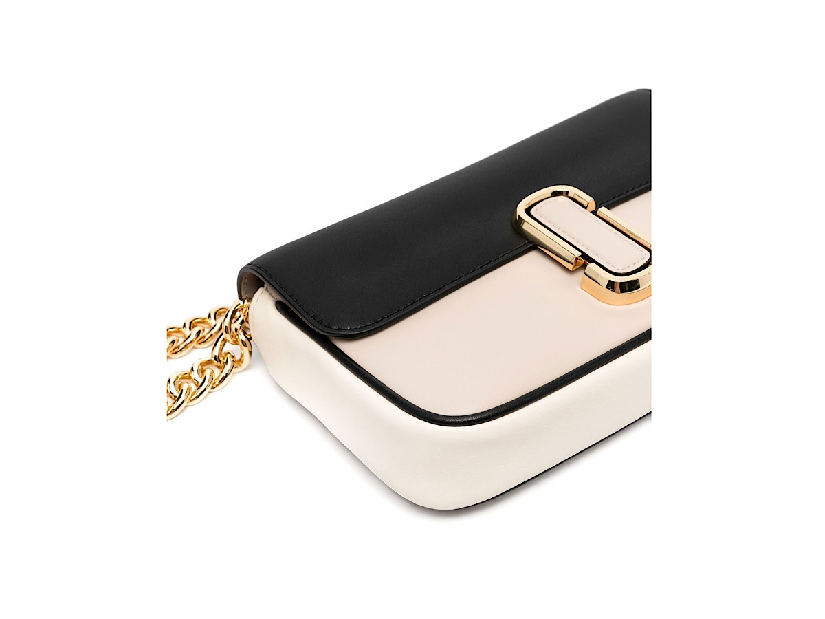 https://d2cva83hdk3bwc.cloudfront.net/H966L01PF22_291-marc-jacobs-the-shoulder-bag29-5.jpg