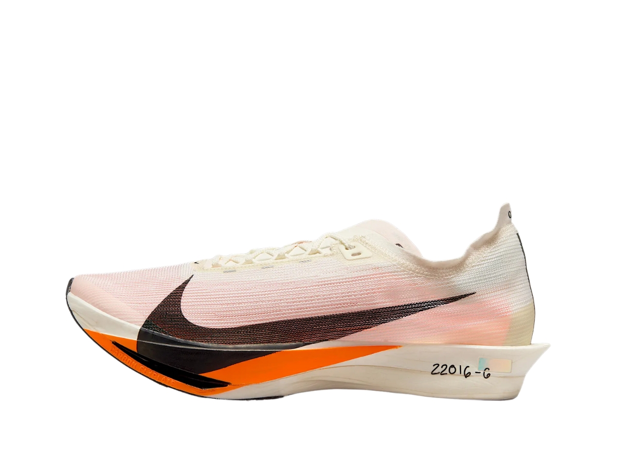 https://d2cva83hdk3bwc.cloudfront.net/HF6417-100-nike-x-streakfly-2-proto-sail-total-orange-white-black-2.jpg