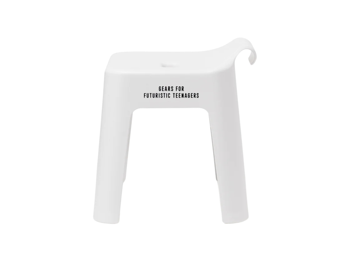 https://d2cva83hdk3bwc.cloudfront.net/HM28GD108-human-made-bath-chair-white-4.jpg