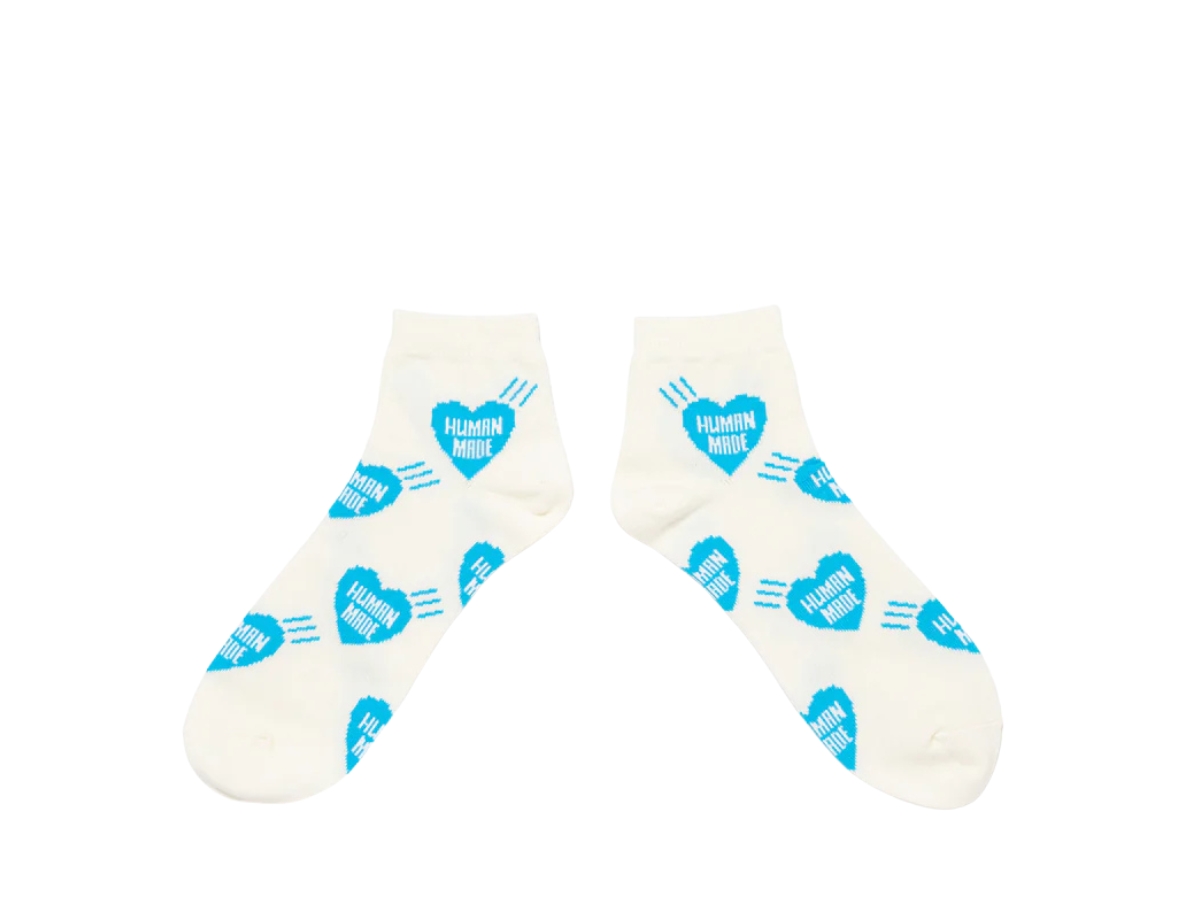 https://d2cva83hdk3bwc.cloudfront.net/HM29GD058-BLUE-human-made-heart-short-socks-blue-2.jpg