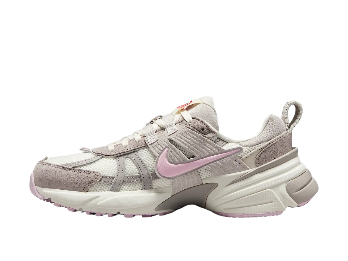 https://d2cva83hdk3bwc.cloudfront.net/HV5997-161-nike-v2k-run-pink-foam-w-2.jpg