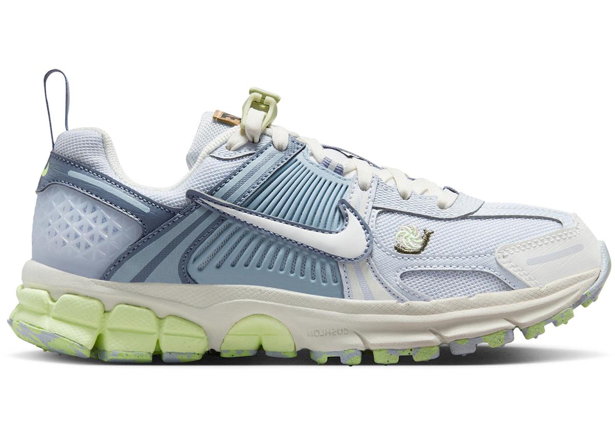 https://d2cva83hdk3bwc.cloudfront.net/IB8889-411-nike-vomero-5-light-armory-blue-sail-ashen-slate-white-gs--1.jpg