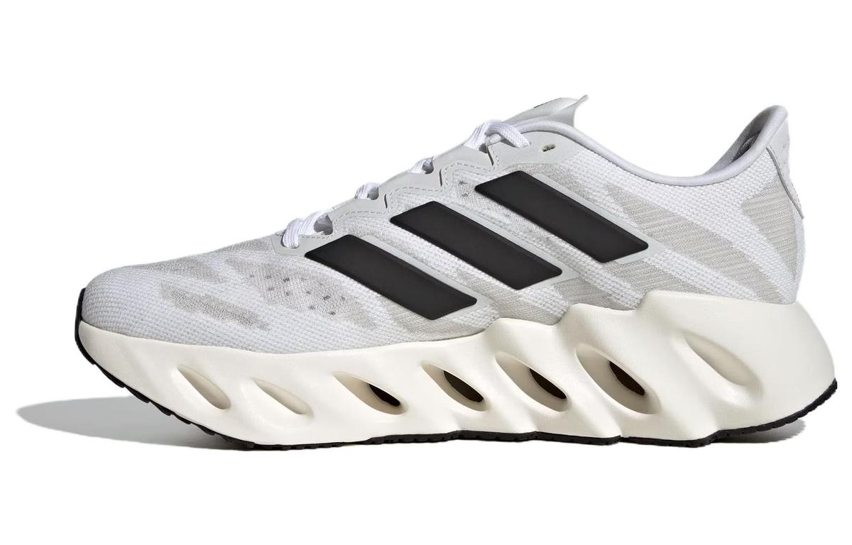 https://d2cva83hdk3bwc.cloudfront.net/ID1781-adidas-switch-fwd-white-black-1.jpg