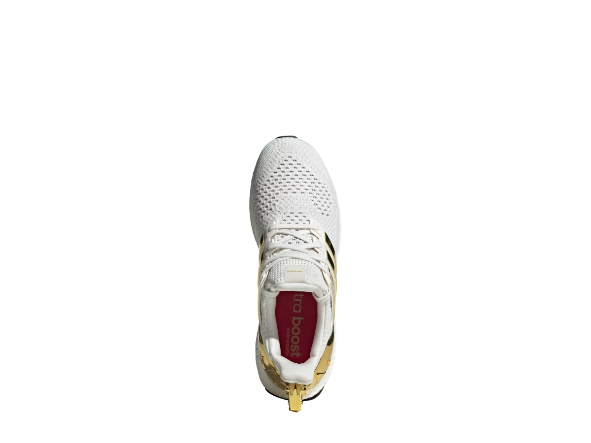 https://d2cva83hdk3bwc.cloudfront.net/JQ0717-adidas-ultra-boost-1-0-fortnite-victory-crown-white-6.jpg