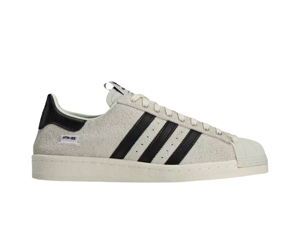 https://d2cva83hdk3bwc.cloudfront.net/JQ0958-adidas-superstar-cream-white-black-1.jpg