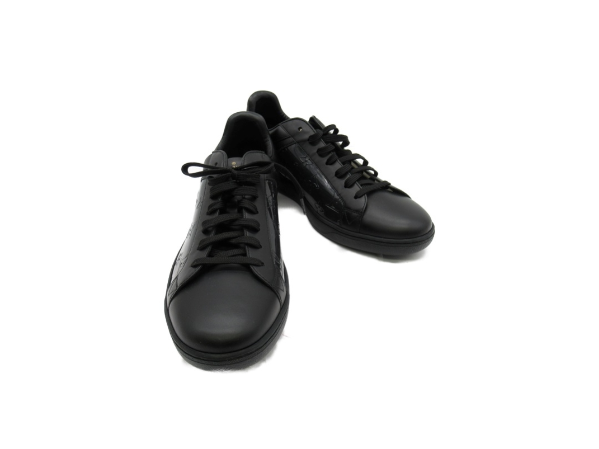 https://d2cva83hdk3bwc.cloudfront.net/LV-SNSLVLSMBMG4D-louis-vuitton-luxembourg-sneaker-monogram-black-2.jpg