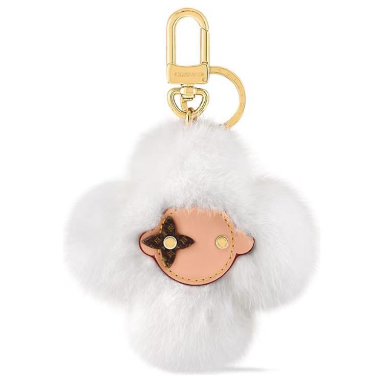 https://d2cva83hdk3bwc.cloudfront.net/M02300-louis-vuitton-mink-fur-keychains-women-s-white-1.jpg