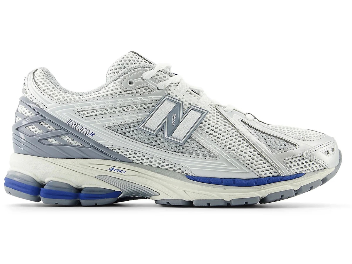 https://d2cva83hdk3bwc.cloudfront.net/M1906RQA-new-balance-1906r-white-silver-metallic-blue-1.jpg