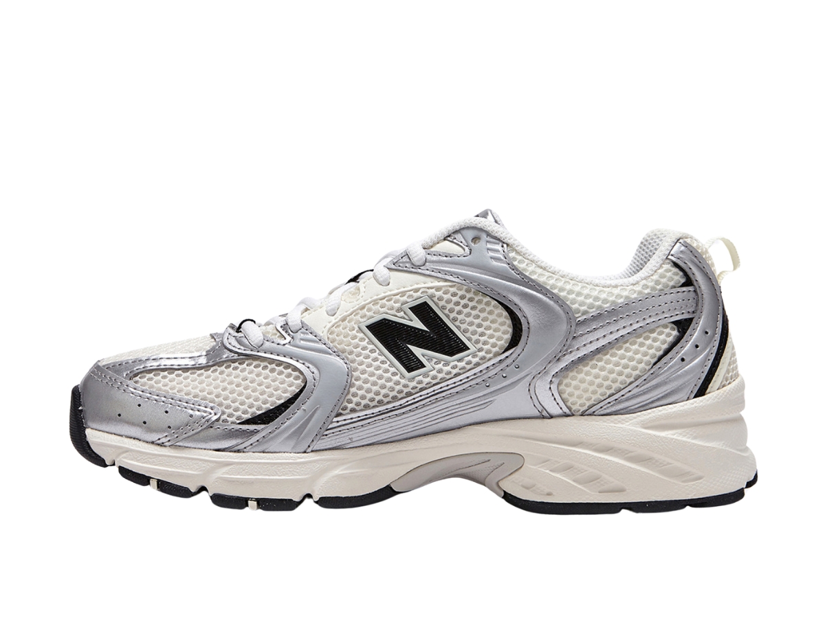 https://d2cva83hdk3bwc.cloudfront.net/MR530GMT-new-balance-530-silver-black-2.jpg