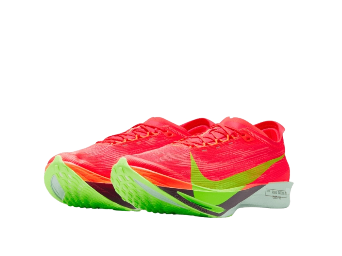 https://d2cva83hdk3bwc.cloudfront.net/NIKE-SNSNXS2PRBG40QA-nike-x-streakfly-2-proto-red-black-green-3.jpg