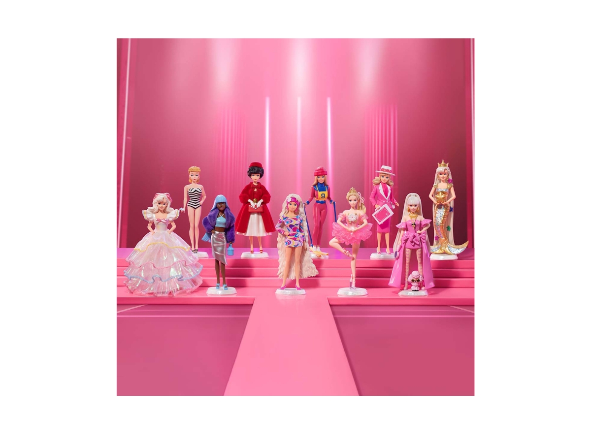 https://d2cva83hdk3bwc.cloudfront.net/PM-BBCPMBSISFSBO22E-pop-mart-barbie-style-icon-series-figures-single-box-2.jpg