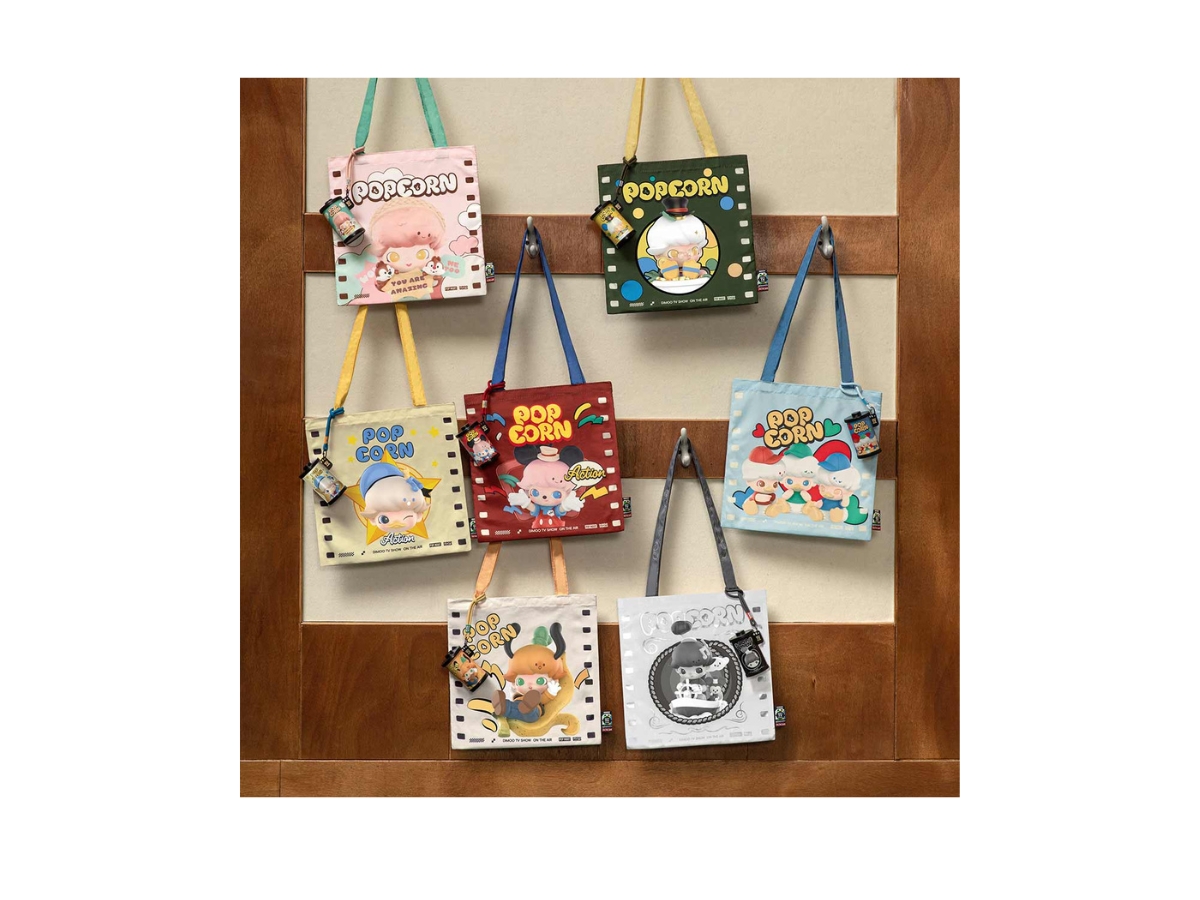 https://d2cva83hdk3bwc.cloudfront.net/PM-BBCPMDWDSSBBBSBEAXT-pop-mart-dimoo-world-disney-series-storage-bag-blind-box-single-box-2.jpg
