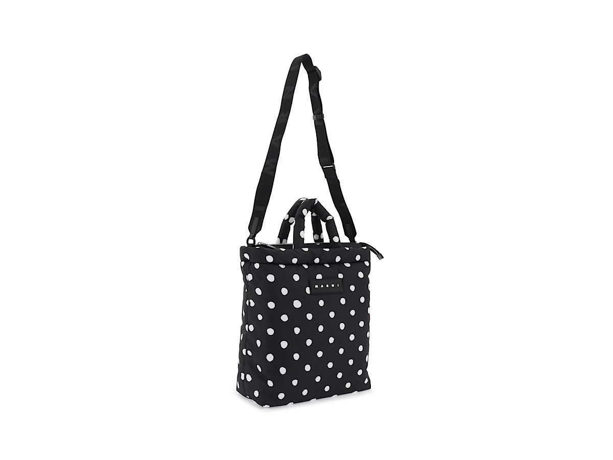 https://d2cva83hdk3bwc.cloudfront.net/SHMP0105U1P6263-marni-polkadot-print-tote-bagm-3.jpg
