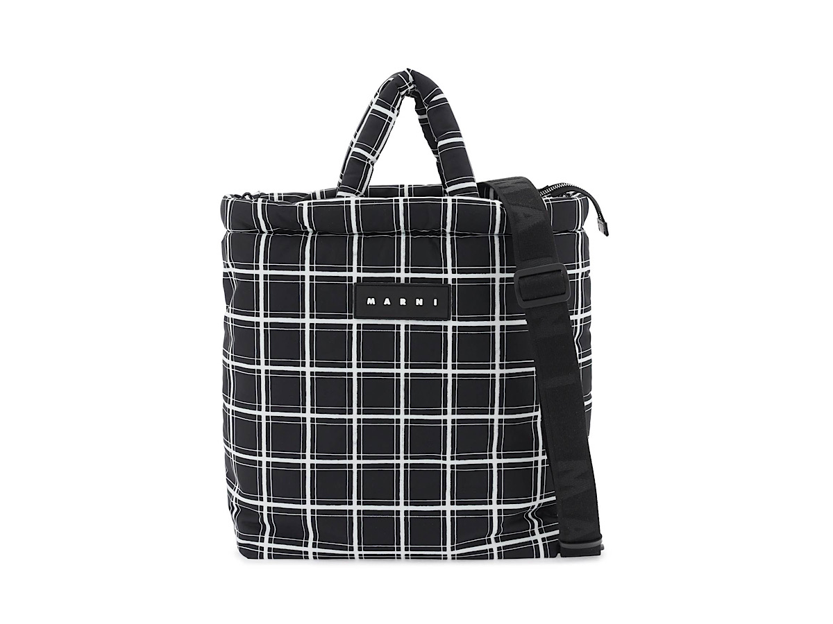 https://d2cva83hdk3bwc.cloudfront.net/SHMQ0060U1P6262-marni-black-nylon-bag-with-che-1.jpg