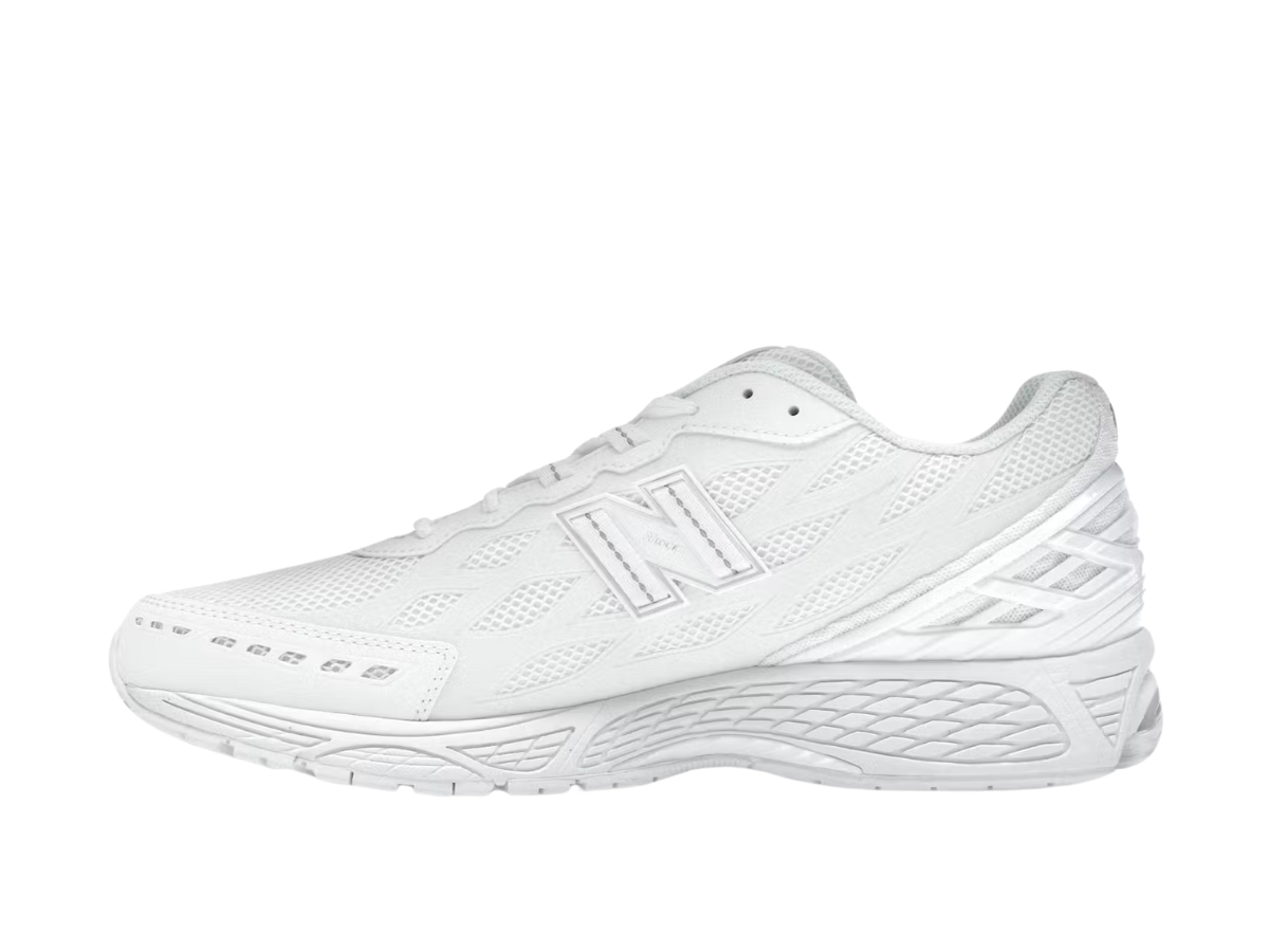 https://d2cva83hdk3bwc.cloudfront.net/U1906WFC-new-balance-1906w-white-silver-metallic-2.jpg