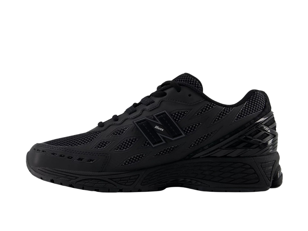 https://d2cva83hdk3bwc.cloudfront.net/U1906WFD-new-balance-1906w-black-silver-metallic-2.jpg