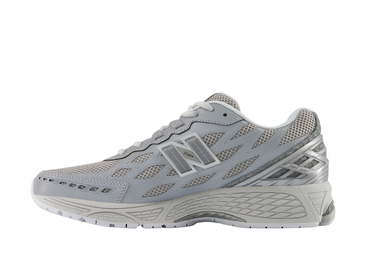 https://d2cva83hdk3bwc.cloudfront.net/U1906WFE-new-balance-1906w-silver-metallic-2.jpg