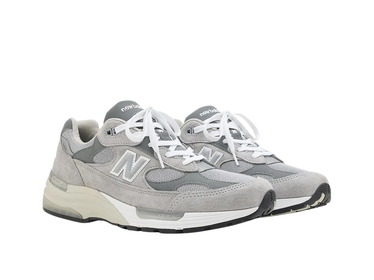 https://d2cva83hdk3bwc.cloudfront.net/U992GY-new-balance-992-miusa-grey-silver-metallic-2.jpg