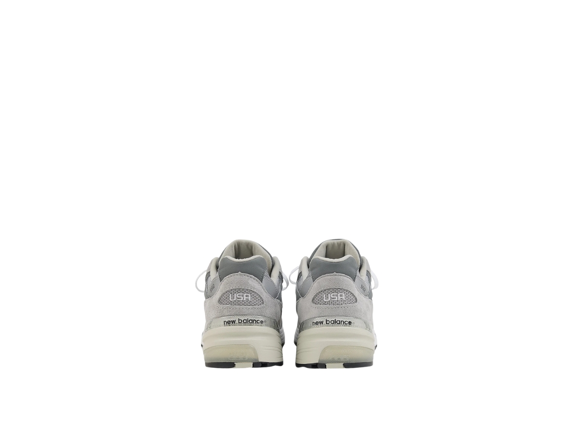 https://d2cva83hdk3bwc.cloudfront.net/U992GY-new-balance-992-miusa-grey-silver-metallic-4.jpg