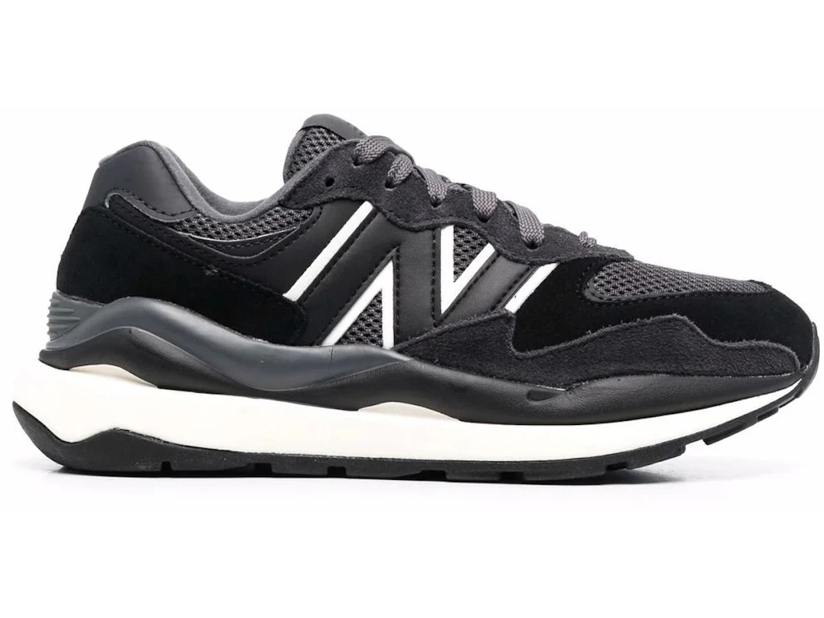 https://d2cva83hdk3bwc.cloudfront.net/W5740CHB-new-balance-57-40-black-dark-grey-women-s--1.jpg
