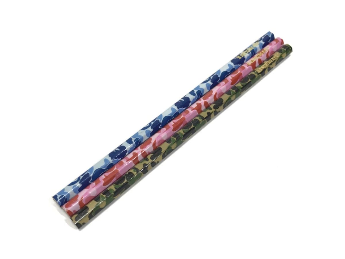 https://d2cva83hdk3bwc.cloudfront.net/a-bathing-ape-bape-abc-camo-pencil-set-1.jpg